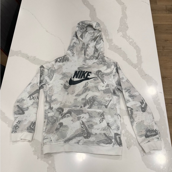 Nike Classic White and Gray Apparel - Picture 4 of 7